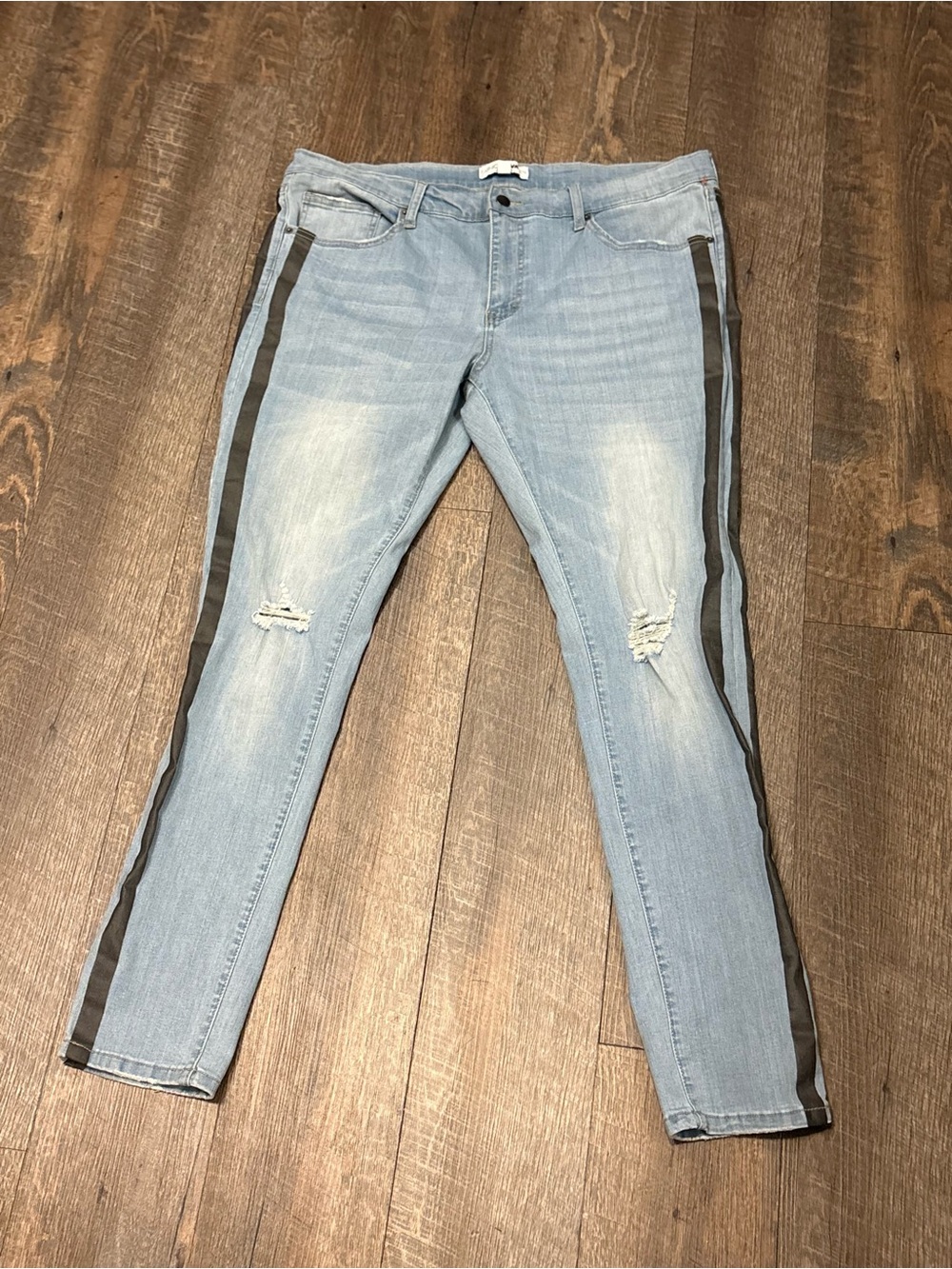 Fashion Nova Men Light Blue Denim Jeans